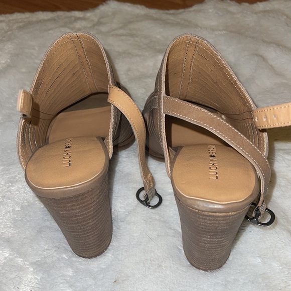 Lucky Brand size 9.5 M heel shoe - Picture 2 of 5